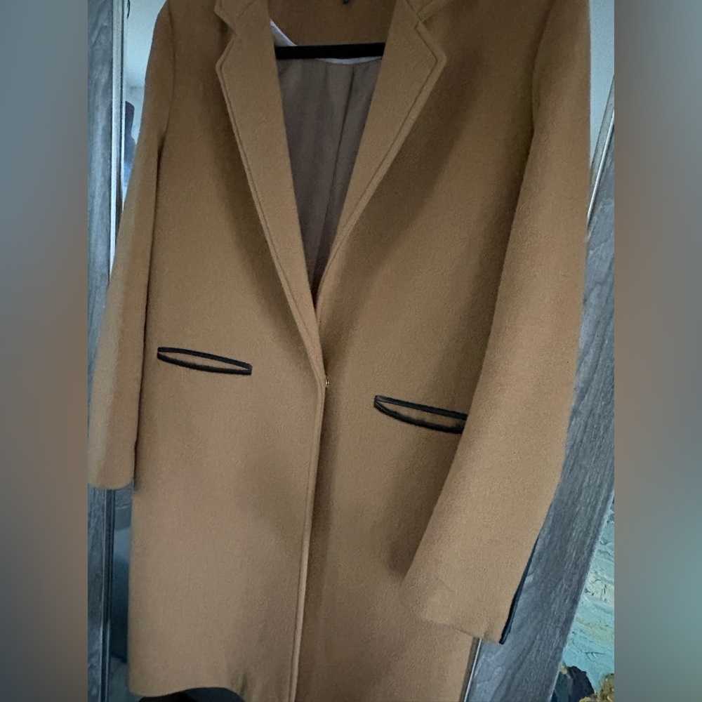 Like new DKNY WOOL Tan Trench Car Coat